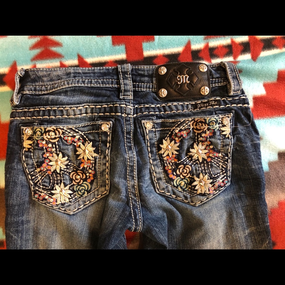 Flower peace sign Miss Me bootcut jeans sz25
